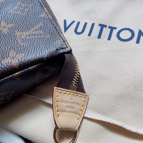 Authentic brand new LV Pochette Accessories - Picture 5 of 9